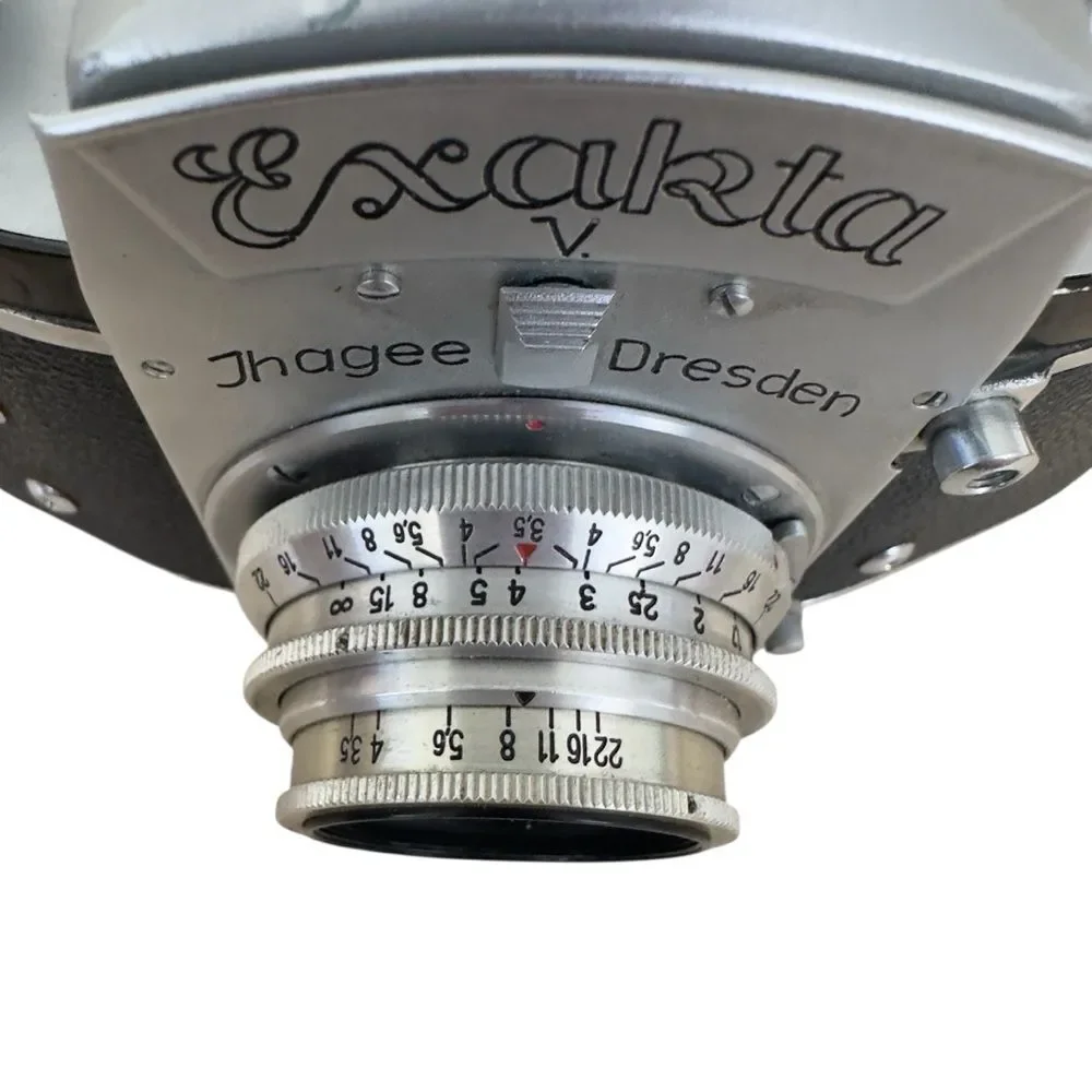 Exakta V Ihagee 35mm Camera w/ Zeiss Tessar 50mm f3.5 & Leather Case